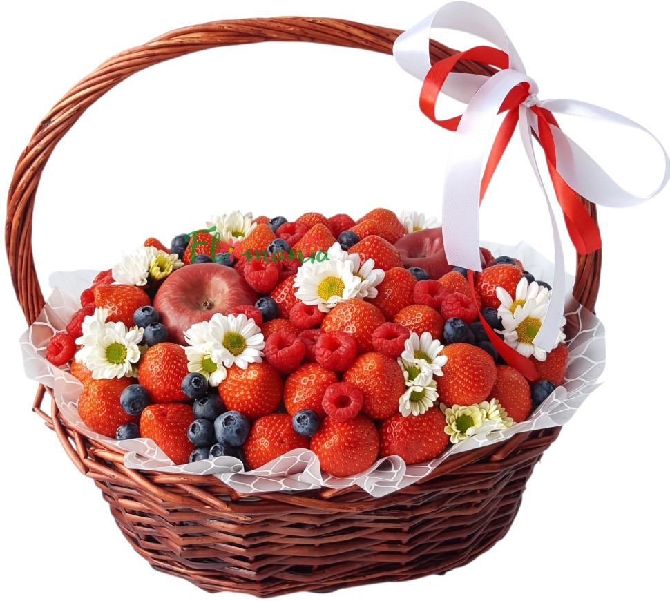 Корзина с клубникой, малиной и ромашками «Ягодное изобилие»